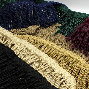 Franja de rayon com detalhe decorativo na parte superior - 12 cm x 1 m - 5504