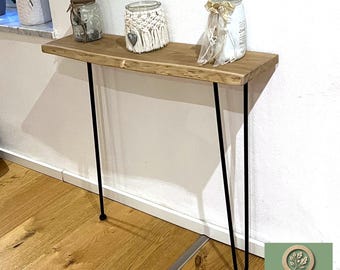 Oak console table with live edge and hairpin legs – Natural design, robust, and modern. Perfect for the hallway, living room, or office.