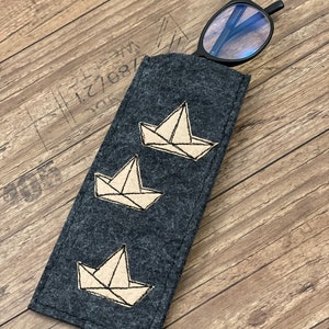 Brillenhülle Boot