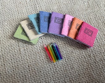 Libros y lápices escolares en miniatura a escala 24, papelería para casa de muñecas