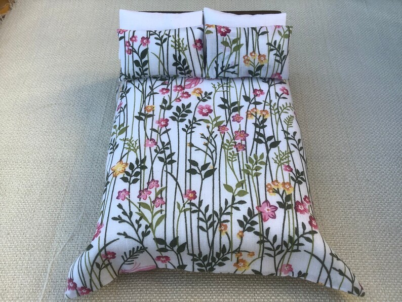 Miniature floral duvet, 1/12th scale bedding, pink floral print, bedroom accessories image 1