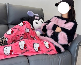 Pigiama Hello Kitty Harmony: pigiama di flanella multicolore – Una deliziosa aggiunta al guardaroba casual da donna alla moda per la casa