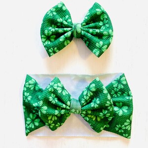 Arco de tréboles de San Patricio: diadema de nylon, envoltura para la cabeza, cerditos o lazo de pelo de clip
