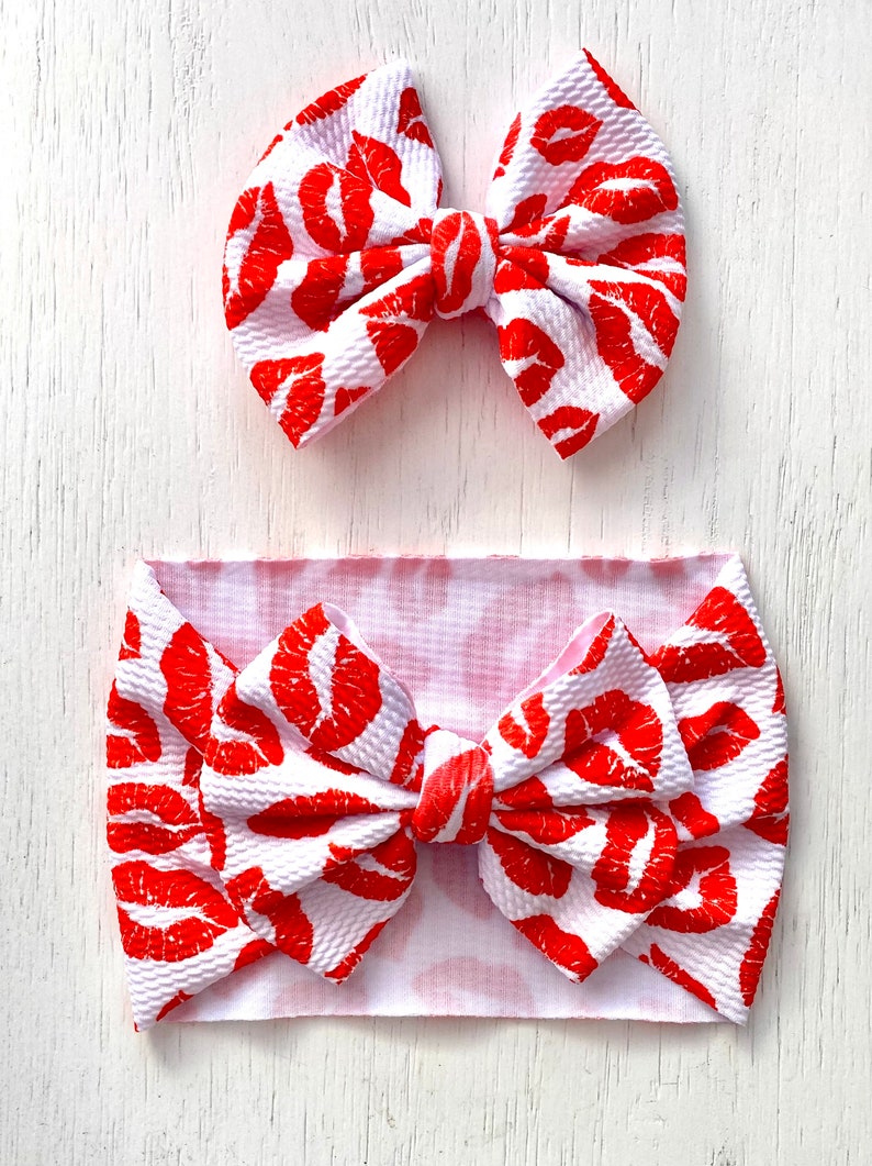 Lazo de San Valentín con besos: diadema de nailon, pañuelo para la cabeza, lazo con forma de cerdito o clip imagen 1