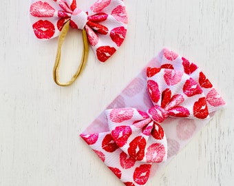 Lazo de San Valentín con besos de lápiz labial rosa y rojo: diadema de nailon, envoltura para la cabeza, cerditos o lazo con clip