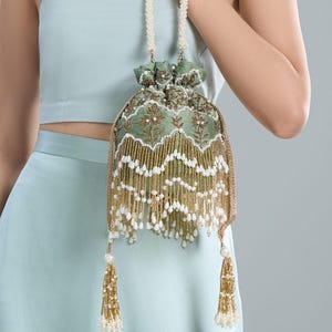 Chand Sage Zardozi Potli Tasche: Handgemachtes, indisches Braut Armband