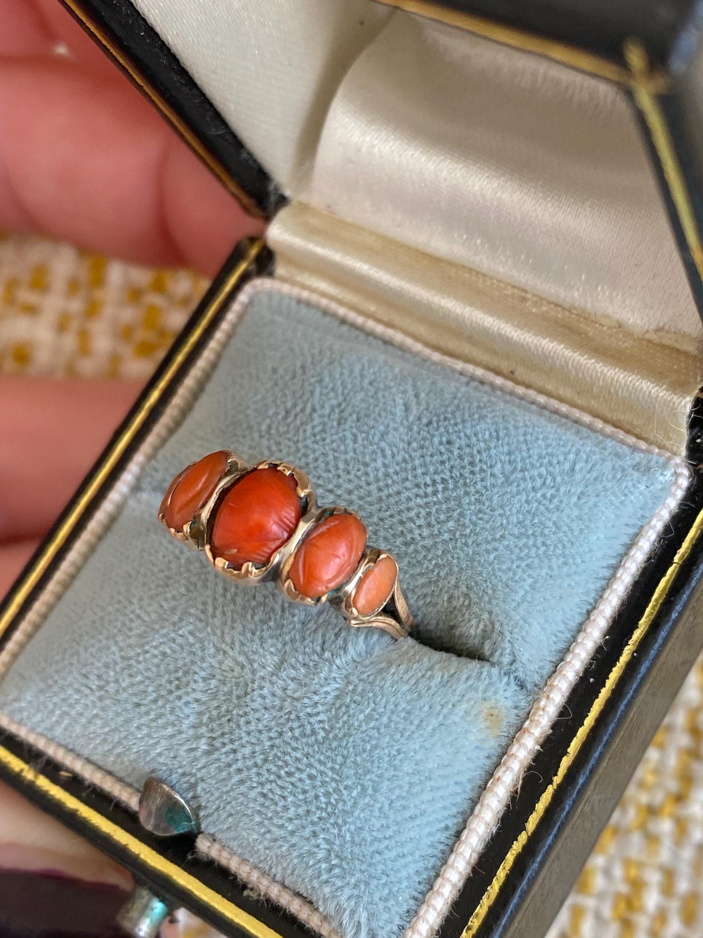 Bague Ancienne En Or Jaune 18k Avec Corail Sculpté En Forme De Rose - Poinçon Charançon - Occasion