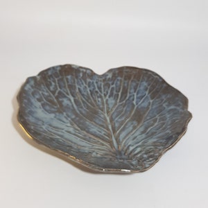 Ornamental unusual fruit dish Fruit dish - leaf Green leaf as a dish Decorative bowl Leaf-shaped dish Dish as a home decor Functional bowl