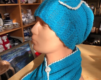 Turquoise beany and scarf