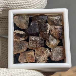 61 carat lot of topaz crystal pieces, mixed localities