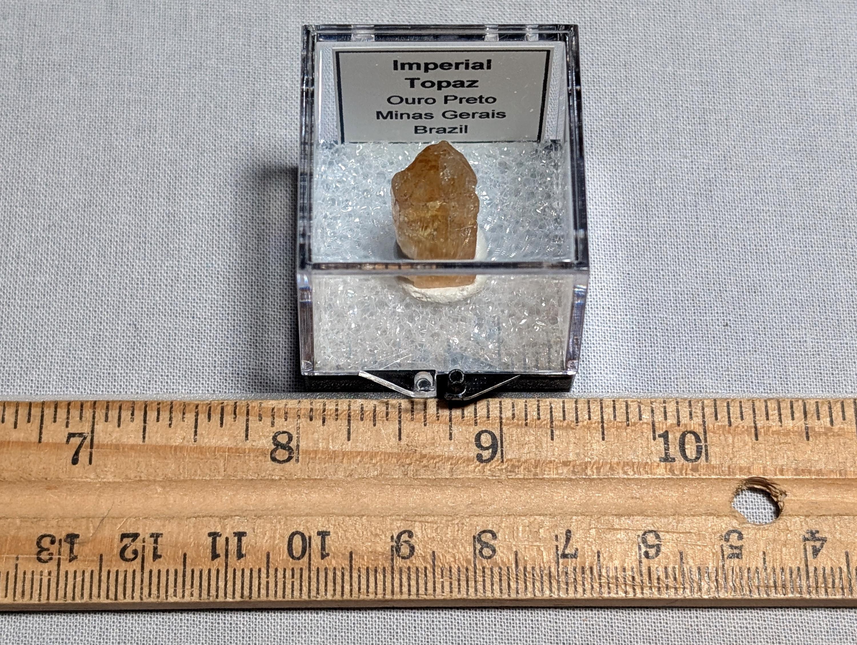 ブラジル、ミナスジェライス州、オウロ・プレト産のインペリアル