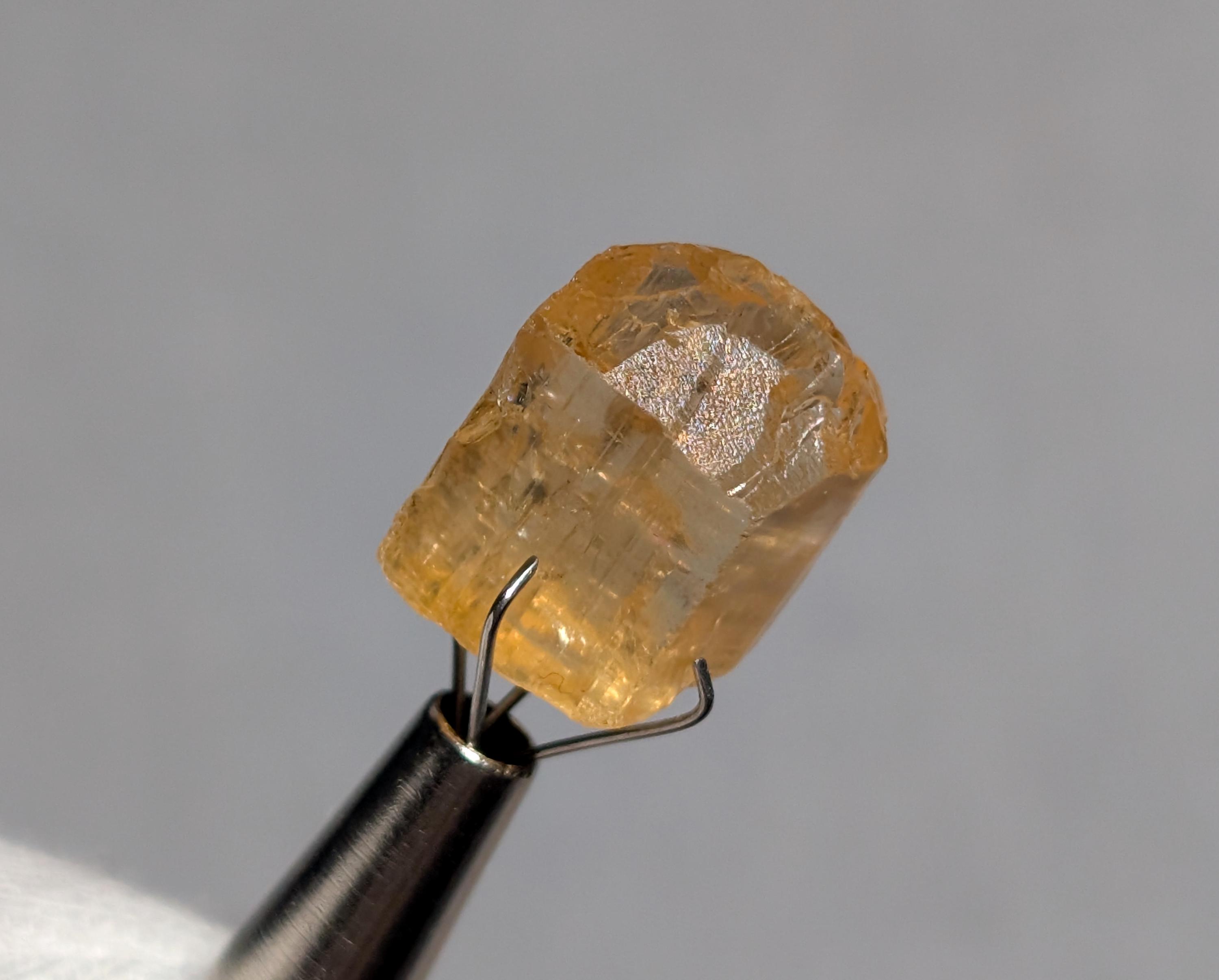 ブラジル、ミナスジェライス州、オウロ・プレト産のインペリアル