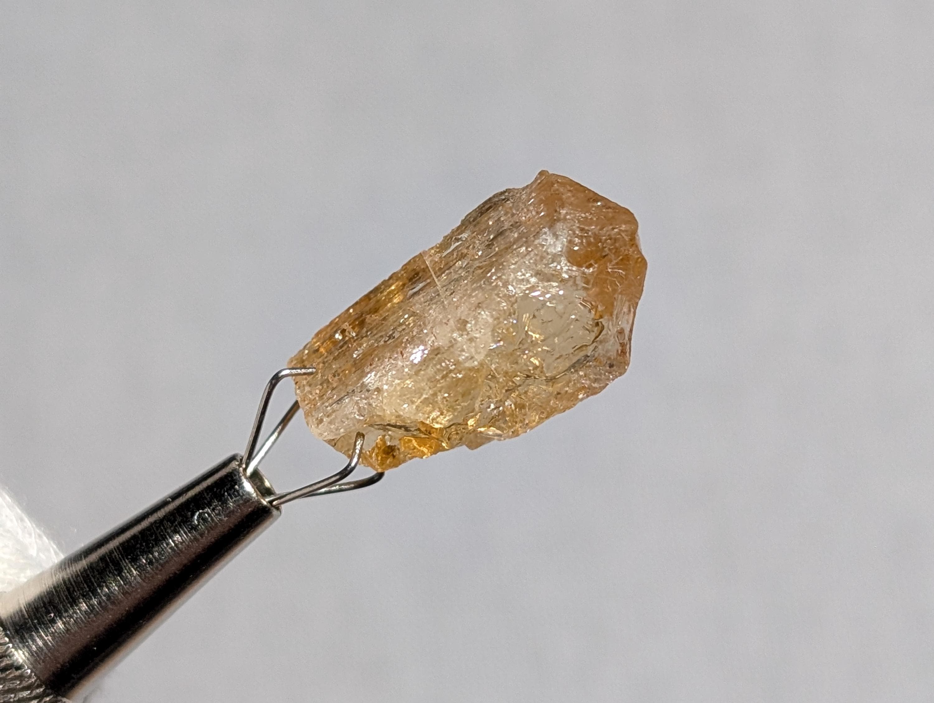 ブラジル、ミナスジェライス州、オウロ・プレト産のインペリアル