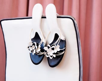 Vintage Black & White Floral Rosette Detail Kitten Heels size 7