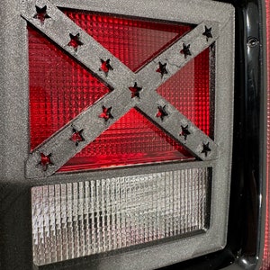 General Lee Style in 3D - Schwarz Für Jeep Wrangler JK / JKU / JL Rücklichtabdeckungen (2019-2024) non Led Version) - Proud American
