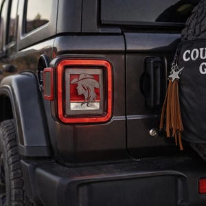 CowGirl with Hat 3D - Black w V Colors for Jeep JK/JKU/JL Rear Tail Light Covers (2019-2026) non Led Version) Cow Girl Cow Boy Western Style