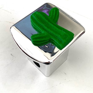 Baby Cactus Cute in 3D - Cromo con Verde - 2 pollici Trailer Hitch Cover - Escursionismo Desert Lovers Cactus Tree Plant Camel