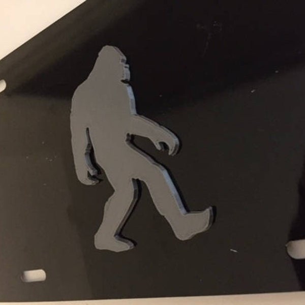 BigFoot 3D Version - Unique - WKŁADKA NA TABLICĘ REJESTRACYJNĄ W CZARNYM Z SZARYM RAMKĄ NA TABLICĘ REJESTRACYJNĄ - BigFoot