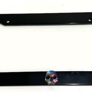 Schedelhoofd in 3D - Zwart met zinkkleurig kentekenplaatframe voor auto's - Skelet Spooky Scary
