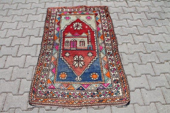 Wool Turkish Prayer Rug: Vintage Handmade Bohemian Decor (2.8 x 4.6 ft)