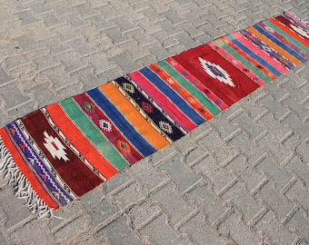 Tappeto Kilim Boho a righe: tappeto turco fatto a mano per corridoio (1,8 x 7,8 piedi)