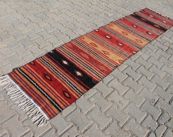 Tappeto Kilim a righe Boho: tappeto turco vintage in lana (2,3 x 9,9 piedi)
