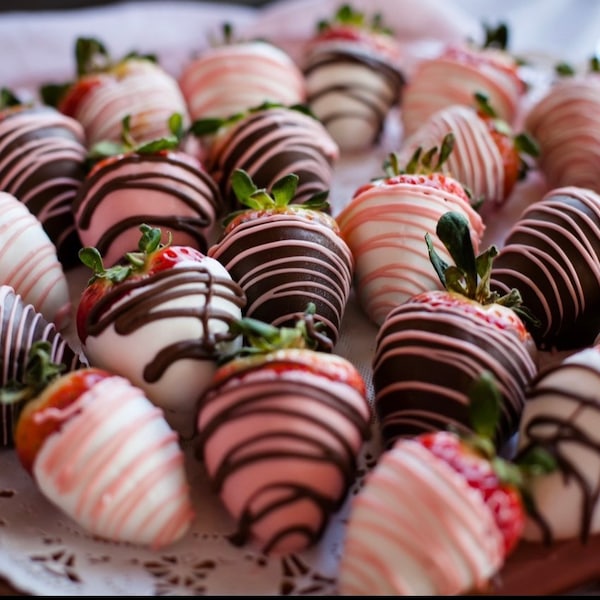 Chocolate Covered Strawberries with swirls