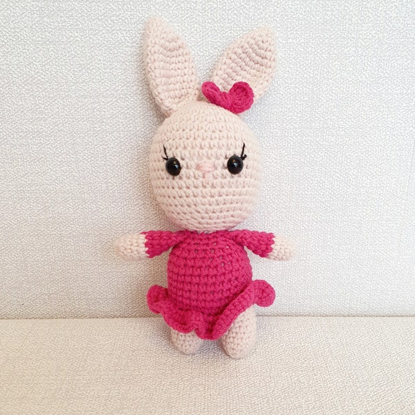 Hase Kuscheltier gehäkelt Ostern Amigurumi  Spielzeug Plüschtier  Stofftier Häsin