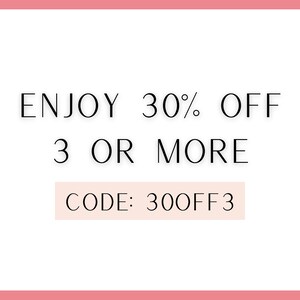 Peut inclure: Texte blanc sur fond rose avec les mots "ENJOY 30% OFF 3 OR MORE" et "CODE: 30OFF3".