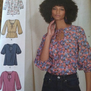 Uncut simplicity R11321 misses tops 6-14