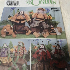 Uncut Vintage 9257 simplicity garden friends and clothes