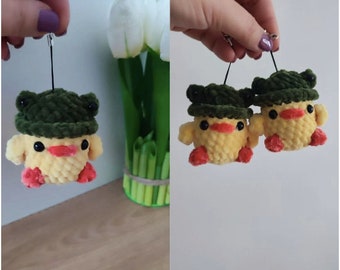かぎ針編みの赤ちゃんアヒルのキーホルダー | 黄色のゴム製アヒル