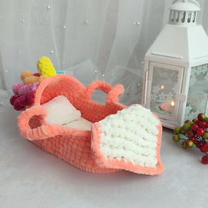 Babywiegemuster, Babypuppenminikorb, weiche gehäkelte Puppenwiege, Puppenwiege, Spielzeugkorb, Puppenkrippe, ideales Geschenk für Kinder