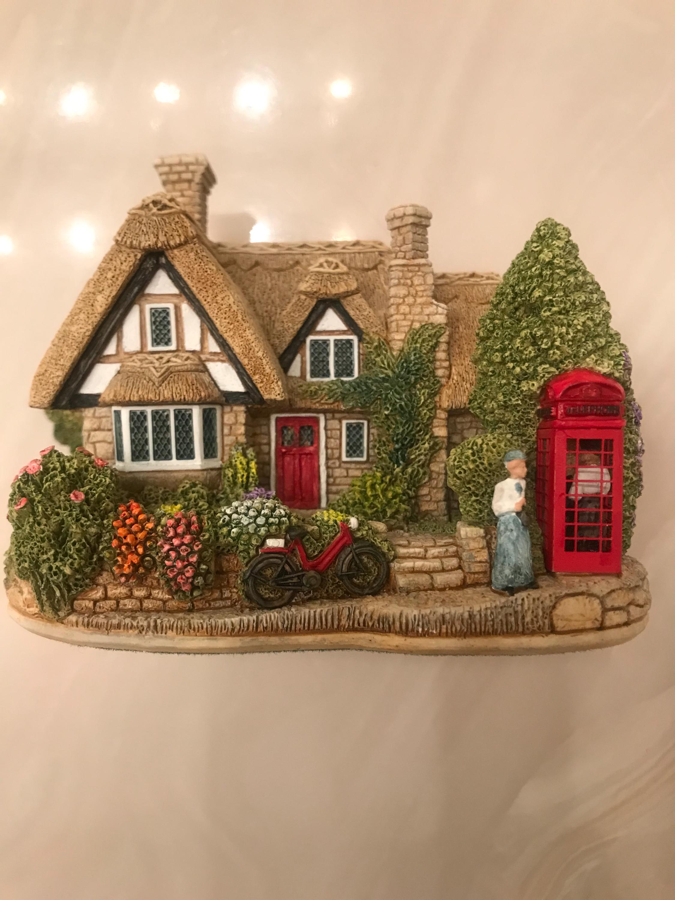 リリパットレーン　CHATTERBOX CORNER Lilliput Lane Chatterbox Corner 1999 British Collection Series