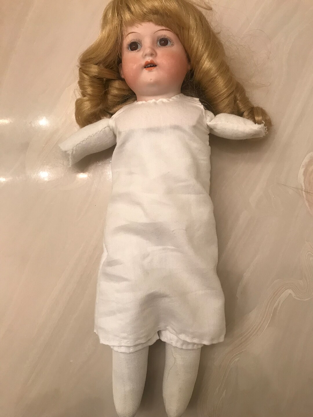 Poupée d'artiste ancienne poupée Heubach Köppelsdorf 53 cm. État voir photo