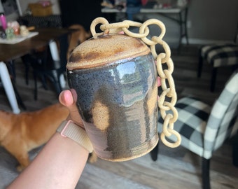 Chain Vase