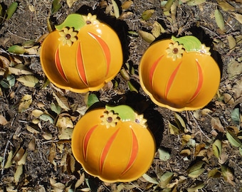 Clay Pumpkin Dish with Sunflowers • Fall Spoon Rest • Pumpkin Pie Dessert Plate • Halloween Ceramic Candy Dish • Thanksgiving Kitchen Decor