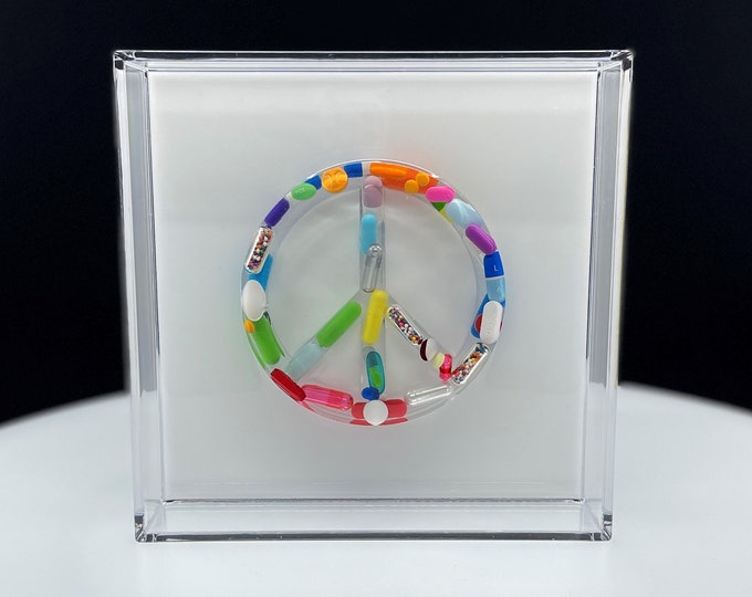 7.5"x7.5" Chill Pill Resin Art - Peace