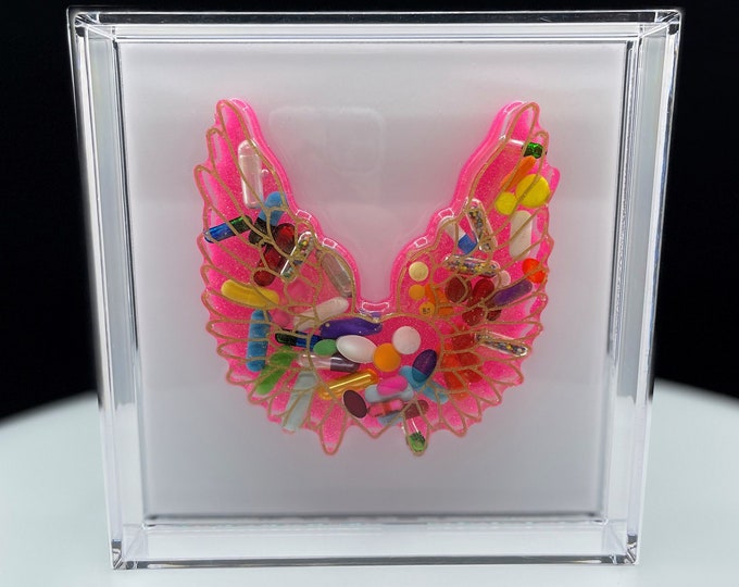 NEW 7.5"x7.5" Chill Pill Resin Art - Wings