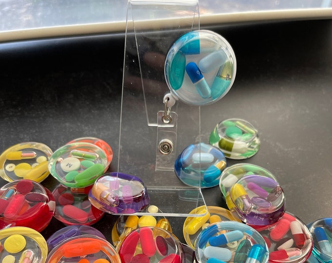 One Color Pill Badge Reel