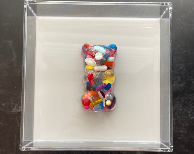 7.5"x7.5" Chill Pill Resin Art - XL Bear