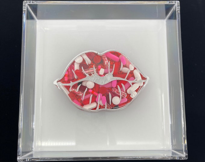 NEW 7.5"x7.5" Chill Pill Resin Art - Ruby Red Kiss