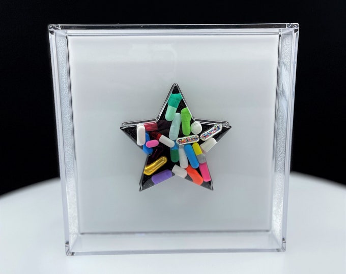 7.5"x7.5" Chill Pill Resin Art - Single Star