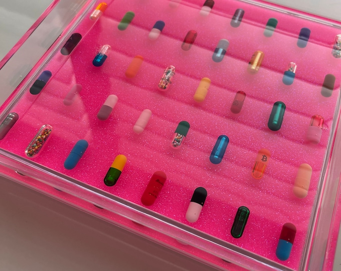 Custom 7.5"x7.5" Chill Pill Resin Art