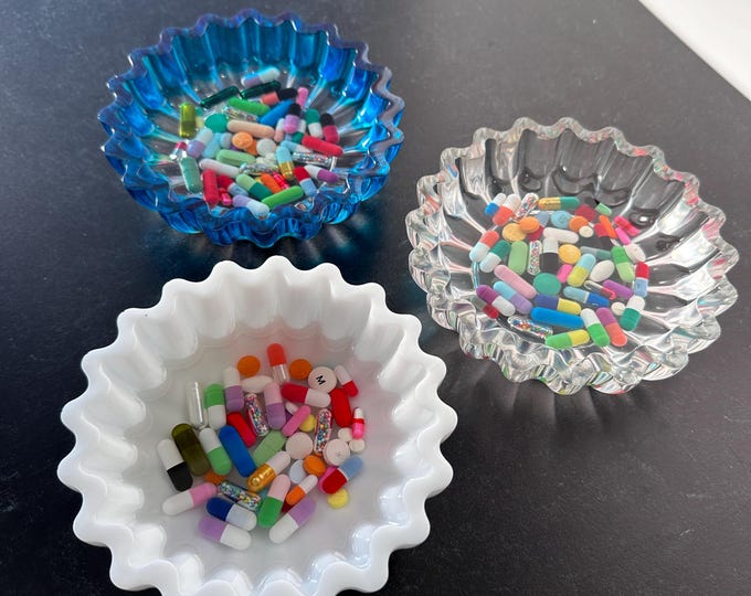 Color Rim Chill Pill Candy Dish (Single)