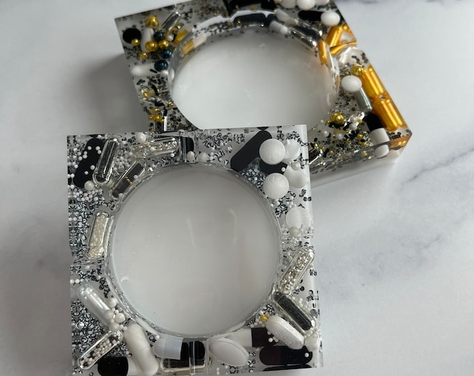 Black and White Chill Pill Ashtray