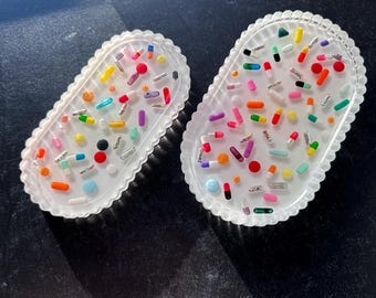 White Wavy Chill Pill Resin Tray (Single)