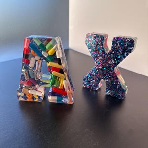 Letras de escritorio Galaxy Chill Pill de 4" (individual)