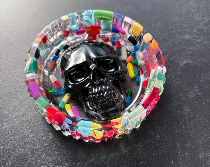 Large Round Scull Chill Pill Ashtray (Single)