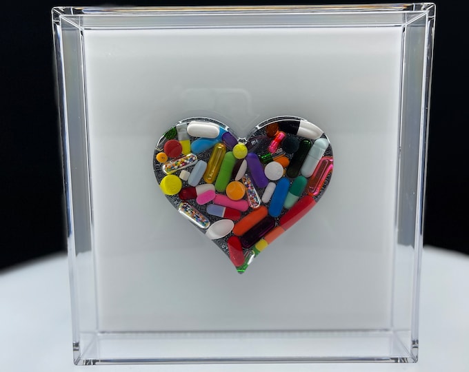 7.5"x7.5" Chill Pill Resin Art - Love